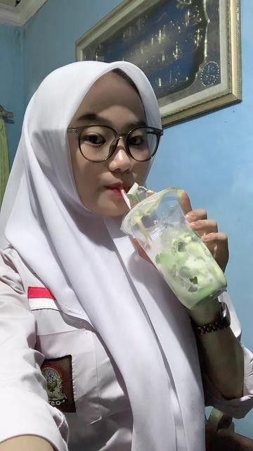 Viral Salsa Ukhti Polos abg smk Wiwkik dirumah kepergok bapaknya Top Trending Viral 2025