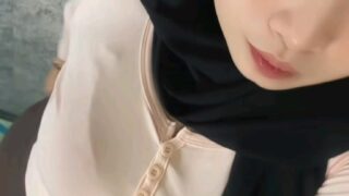 Abg Viral Terbaru 2025 Bibirmu Menarikku Seperti Gravitasi Abg Hijab Indonesia 2025 Viral